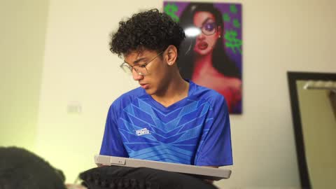 Snapshot of harrytwink18 chatting on 12, 12, 2024 HARRY online show from 12, 12, 2024