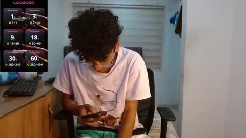 Snapshot of harrytwink18 chatting on 15, 9, 2025 HARRY online show from 15, 9, 2025