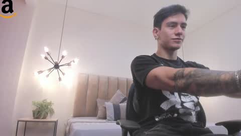 Snapshot of harryy_joness chatting on 6, 12, 2024 Harry Jones online show from 6, 12, 2024