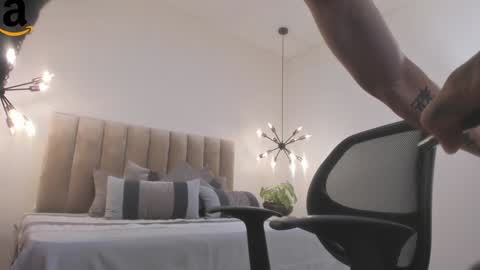 Snapshot of harryy_joness chatting on 8, 12, 2024 Harry Jones online show from 8, 12, 2024