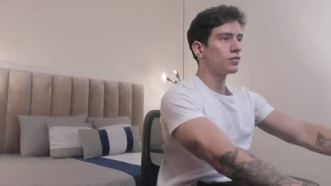 Snapshot of harryy_joness chatting on 2, 2, 2025 Harry Jones online show from 2, 2, 2025