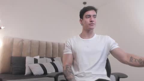 Snapshot of harryy_joness chatting on 21, 2, 2025 Harry Jones online show from 21, 2, 2025