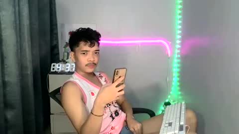 Snapshot of hart_well69 chatting on 8, 3, 2025 Michael18 online show from 8, 3, 2025