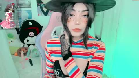 Snapshot of haru_lee chatting on 12, 10, 2025 Haru online show from 12, 10, 2025