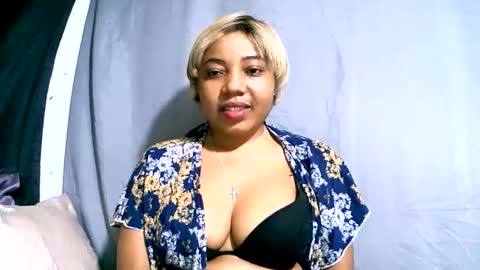 Snapshot of hasimina09 chatting on 4, 10, 2025 hasimina09 online show from 4, 10, 2025