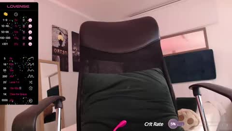 Snapshot of hat_girl chatting on 18, 12, 2024 Nicole online show from 18, 12, 2024