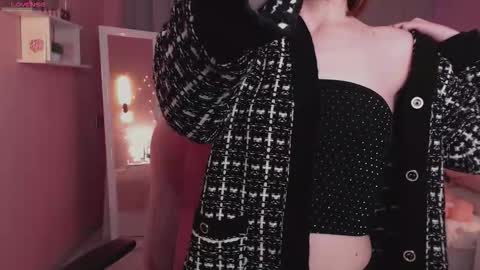 Mia online show from 10, 1, 2026