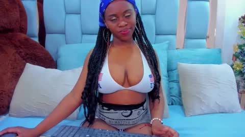 Snapshot of hazel_lanee chatting on 21, 12, 2025 hazel_lanee online show from 21, 12, 2025