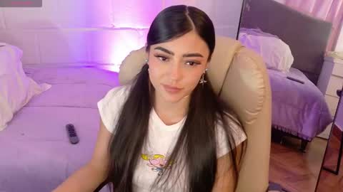 Snapshot of hazel_lynn_ross_ chatting on 20, 11, 2025 HAZEL LYNN ROSS online show from 20, 11, 2025