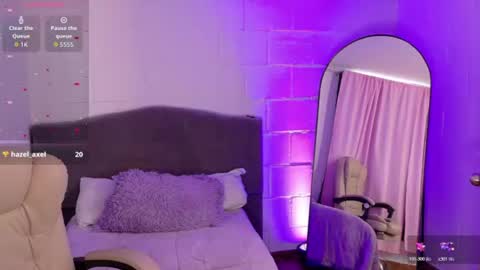HAZEL LYNN ROSS online show from 25, 6, 2026