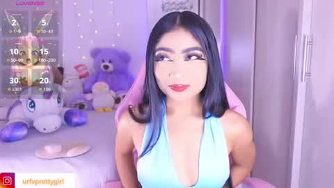 Snapshot of hazelbabee_ chatting on 8, 7, 2026 Lynn online show from 8, 7, 2026