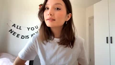 Snapshot of hazelhartshorn chatting on 6, 5, 2026 Kira online show from 6, 5, 2026