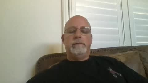 Snapshot of hdeuce22 chatting on 1, 11, 2025 Hdeuce22 online show from 1, 11, 2025