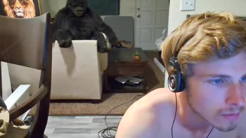 Snapshot of healthiest_cock chatting on 1, 8, 2026 healthiest_cock online show from 1, 8, 2026
