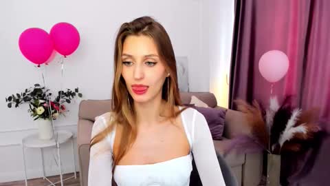 heartedlove_1 online show from 12, 9, 2025