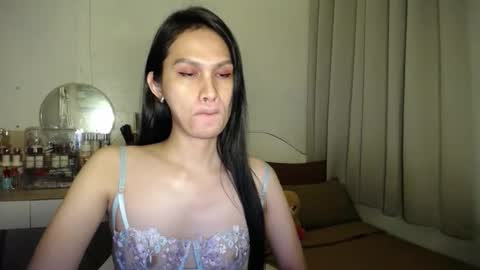 Snapshot of heather_bbyy chatting on 19, 11, 2025 heather_bbyy online show from 19, 11, 2025