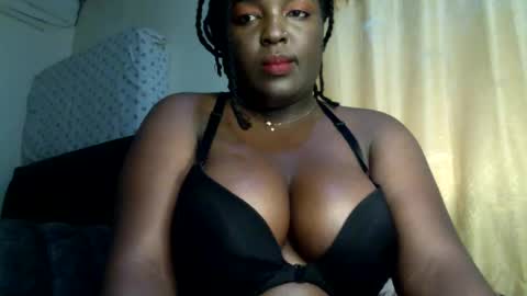 Snapshot of heaven_122 chatting on 27, 10, 2025 Angel  online show from 27, 10, 2025