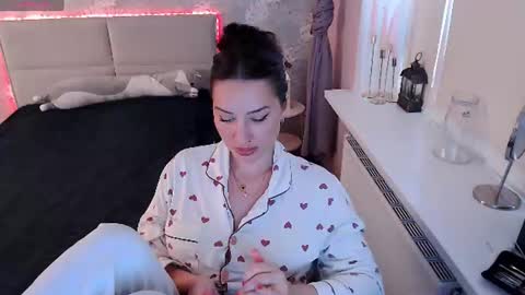 Snapshot of heaven_chloe chatting on 24, 7, 2026 Heaven girl online show from 24, 7, 2026