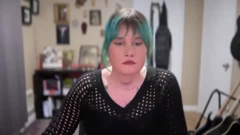 Snapshot of heavensentttt chatting on 3, 12, 2024 Saoirse online show from 3, 12, 2024