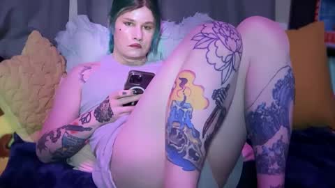 Snapshot of heavensentttt chatting on 10, 9, 2025 Saoirse online show from 10, 9, 2025