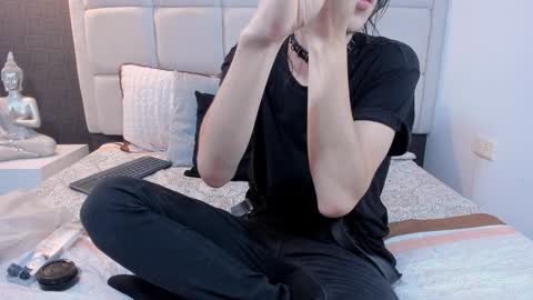 Snapshot of hecate1_ chatting on 4, 2, 2025 Keira Hecate online show from 4, 2, 2025