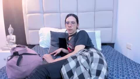 Snapshot of hecate1_ chatting on 17, 2, 2025 Keira Hecate online show from 17, 2, 2025