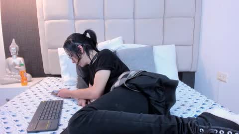 Snapshot of hecate1_ chatting on 8, 3, 2025 Keira Hecate online show from 8, 3, 2025