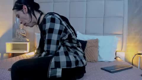 Snapshot of hecate1_ chatting on 1, 10, 2025 Keira Hecate online show from 1, 10, 2025