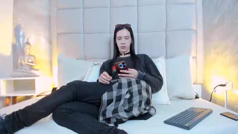 Snapshot of hecate1_ chatting on 19, 10, 2025 Keira Hecate online show from 19, 10, 2025