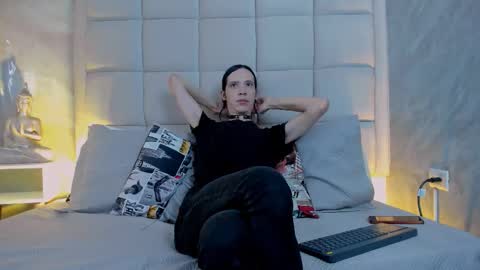 Keira Hecate online show from 5, 11, 2025