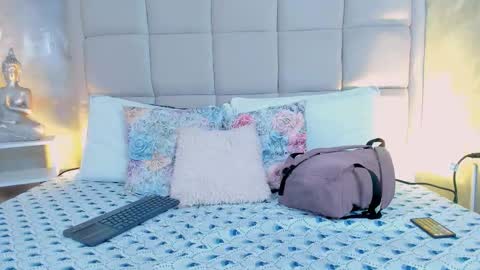 Keira Hecate online show from 7, 1, 2026