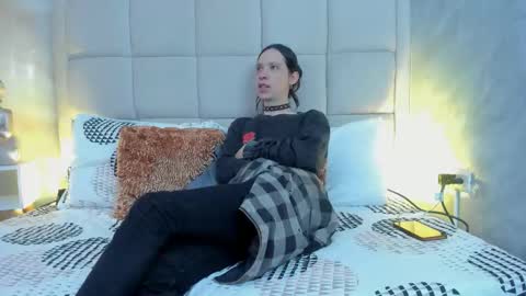 Keira Hecate online show from 4, 2, 2026