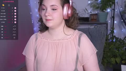 Snapshot of hedera_hime chatting on 5, 12, 2024 Veronyka online show from 5, 12, 2024