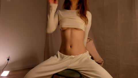 Snapshot of hee_jeen chatting on 7, 1, 2025 Jeen online show from 7, 1, 2025