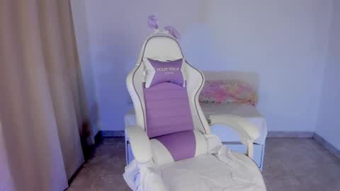 Snapshot of heey_kitty chatting on 28, 3, 2026 IM EMY online show from 28, 3, 2026