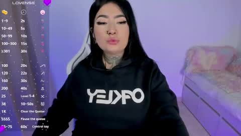 Snapshot of heey_kitty chatting on 29, 4, 2026 IM EMY online show from 29, 4, 2026