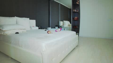 Helen online show from 24, 2, 2025