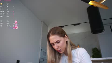 Snapshot of heidas_passion chatting on 11, 9, 2025 Heida online show from 11, 9, 2025