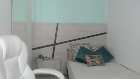 Heidy  online show from 28, 12, 2024