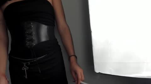 Heka Prudence online show from 5, 12, 2024