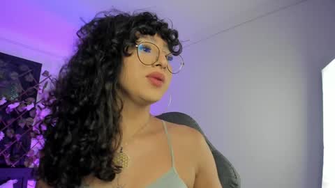 Heka Prudence online show from 9, 12, 2024