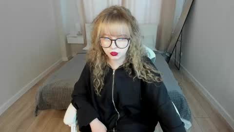 Helen Carson online show from 20, 4, 2026