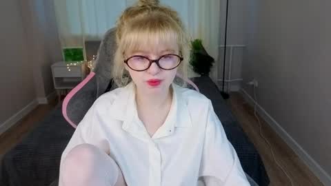 Helen Carson online show from 26, 5, 2026