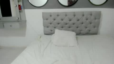 Snapshot of helen_curly chatting on 24, 1, 2025 helen_curly online show from 24, 1, 2025