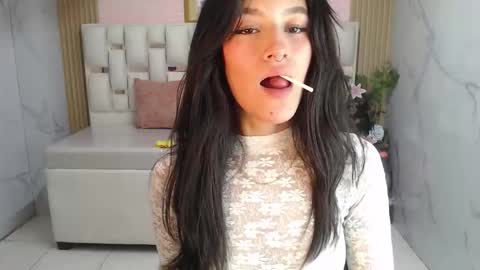 helena1_s online show from 17, 10, 2025