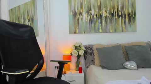 Helena Santos  online show from 10, 9, 2025