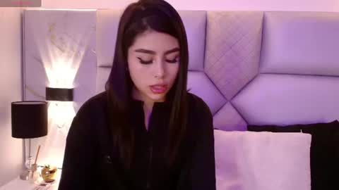 Snapshot of helena_whaite chatting on 1, 7, 2026 helena_whaite online show from 1, 7, 2026