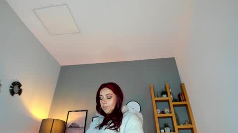 Snapshot of helenaduque_ chatting on 26, 9, 2025 Helena online show from 26, 9, 2025