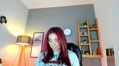 Snapshot of helenaduque_ chatting on 13, 10, 2025 Helena online show from 13, 10, 2025