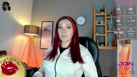 Snapshot of helenaduque_ chatting on 15, 10, 2025 Helena online show from 15, 10, 2025
